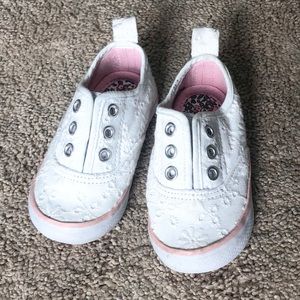 Toddler Toy R Us Koala kids shoes.
